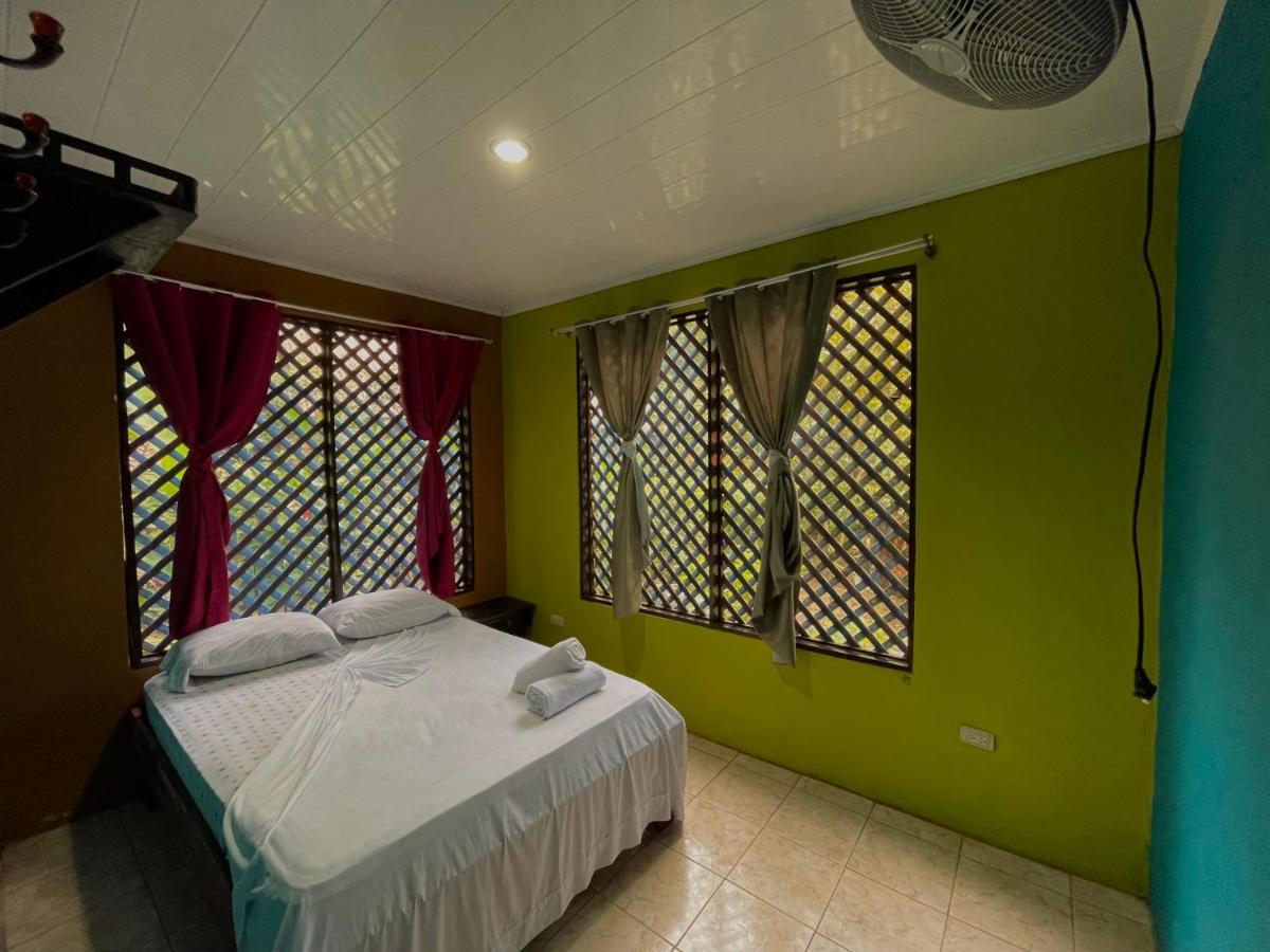 Los Amigos Jungle Hotel Тортугеро Екстериор снимка