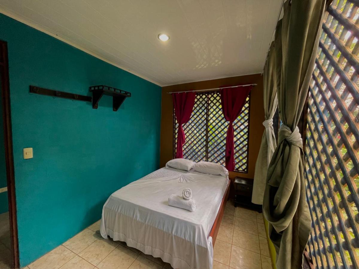 Los Amigos Jungle Hotel Тортугеро Екстериор снимка